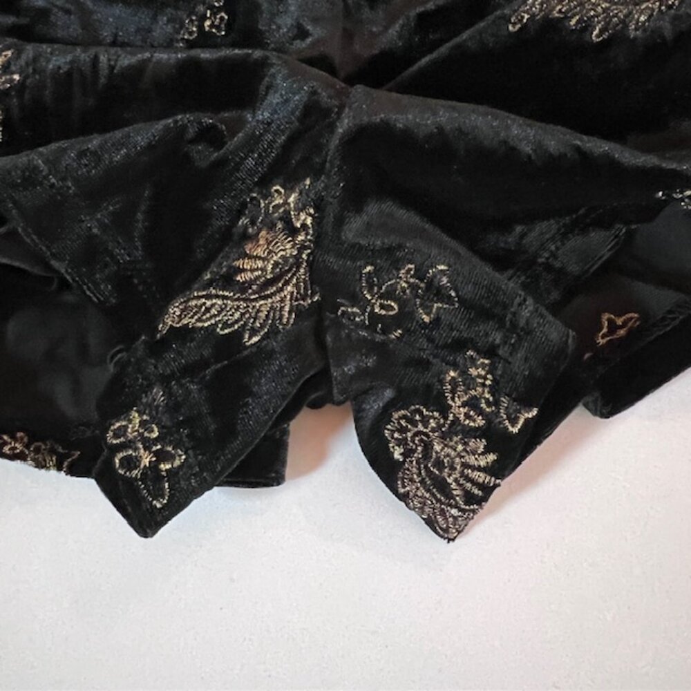 Lost + Wander Genevieve Black Velvet Embroidered Cutout Mini Romper Small NWT - Picture 11 of 12